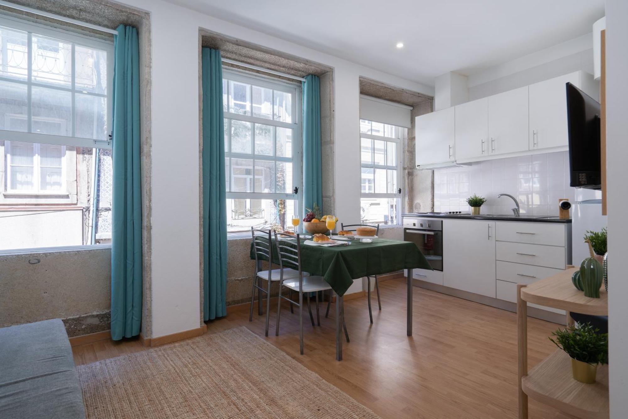 포르투 Host Wise - Colorful Fresh Flats - Batalha 아파트 객실 사진